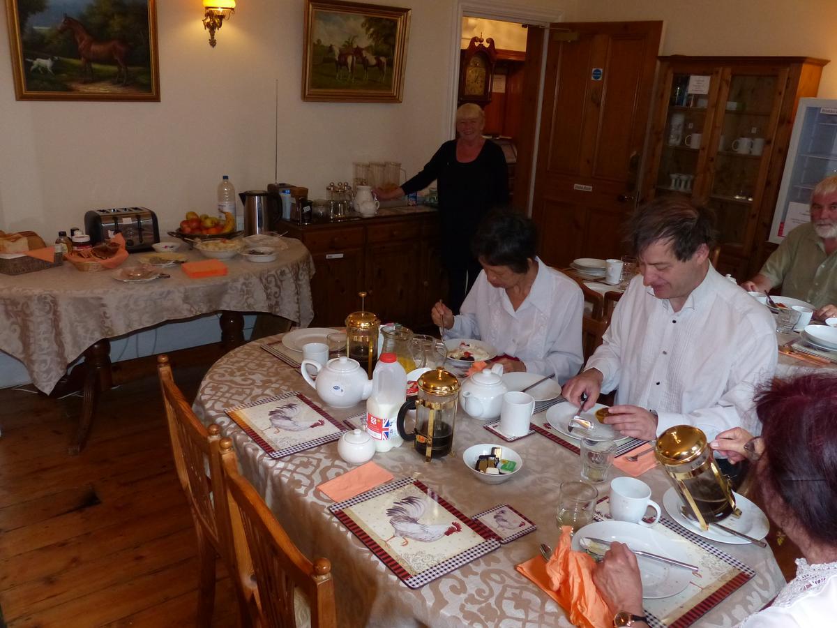 Riversdale Guest House ウィンボーン・ミンスター エクステリア 写真