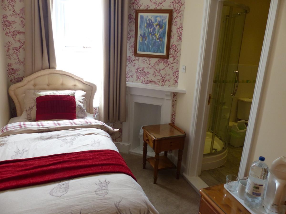 Riversdale Guest House ウィンボーン・ミンスター エクステリア 写真